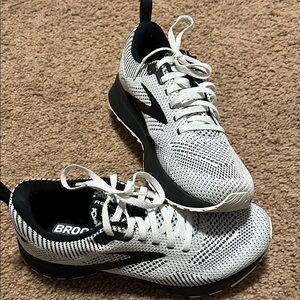 Brooks women’s black and White Running Shoes